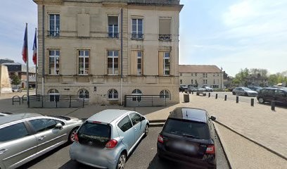 Centre De Vaccination COVID-19-Commune De Montataire, Hôtel De Ville, Laboratoire d'Analyses à Montataire