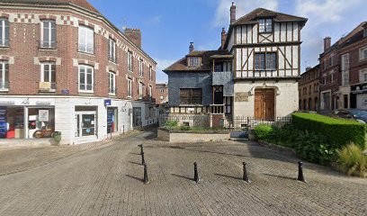 Centre De Vaccination-Communauté Communes Du Pays Noyonnais, Salle Du Théâtre Le Chevalet, Laboratoire d'Analyses à Noyon