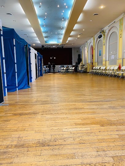 Centre de Vaccination de Saint-Ouen-Salle des Fêtes Barbara, Laboratoire d'Analyses à Saint-Ouen