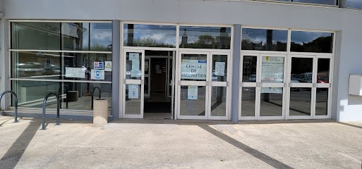 Centre De Vaccination Covid-19-St Renan-Centre Culturel, Laboratoire d'Analyses à Saint-Renan