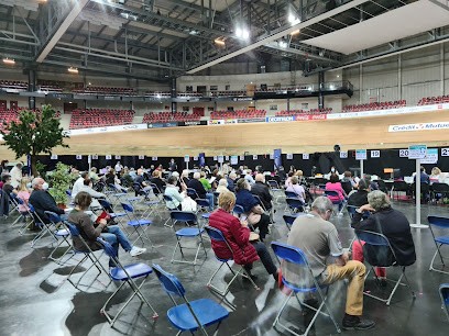 Centre de Vaccination Covid-19-Communauté d'Agglomération de Saint-Quentin-en-Yvelines, Laboratoire d'Analyses à Montigny-le-Bretonneux
