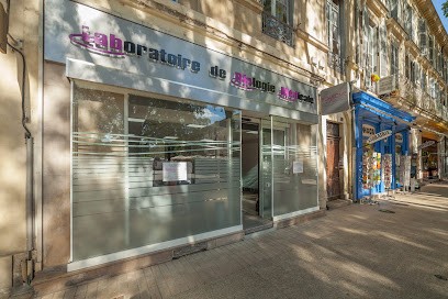 Inovie Bioaxiome - Nîmes Maison Carrée, Laboratoire d'Analyses à Nîmes