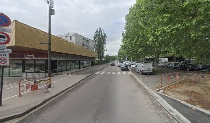 Centre De Vaccination Covid-19-Louviers : Maison Des Sports Et Associations, Laboratoire d'Analyses à Louviers