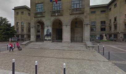 Centre De Vaccination - Hôtel De Ville, Laboratoire d'Analyses à Montreuil