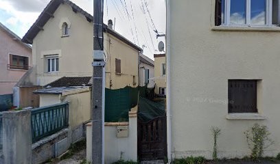 Centre De Vaccination-Gymnase Guimier, Laboratoire d'Analyses à Tremblay-en-France