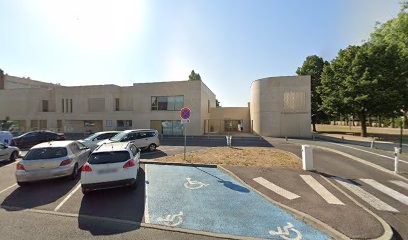 Centre de Vaccination Linandes-Cordeliers/Site des Cordeliers, Laboratoire d'Analyses à Pontoise