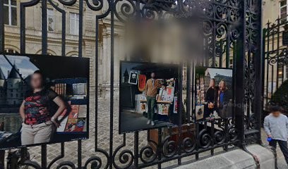 Centre De Vaccination Covid-19-Mairie De Paris Centre, Laboratoire d'Analyses à Paris 03